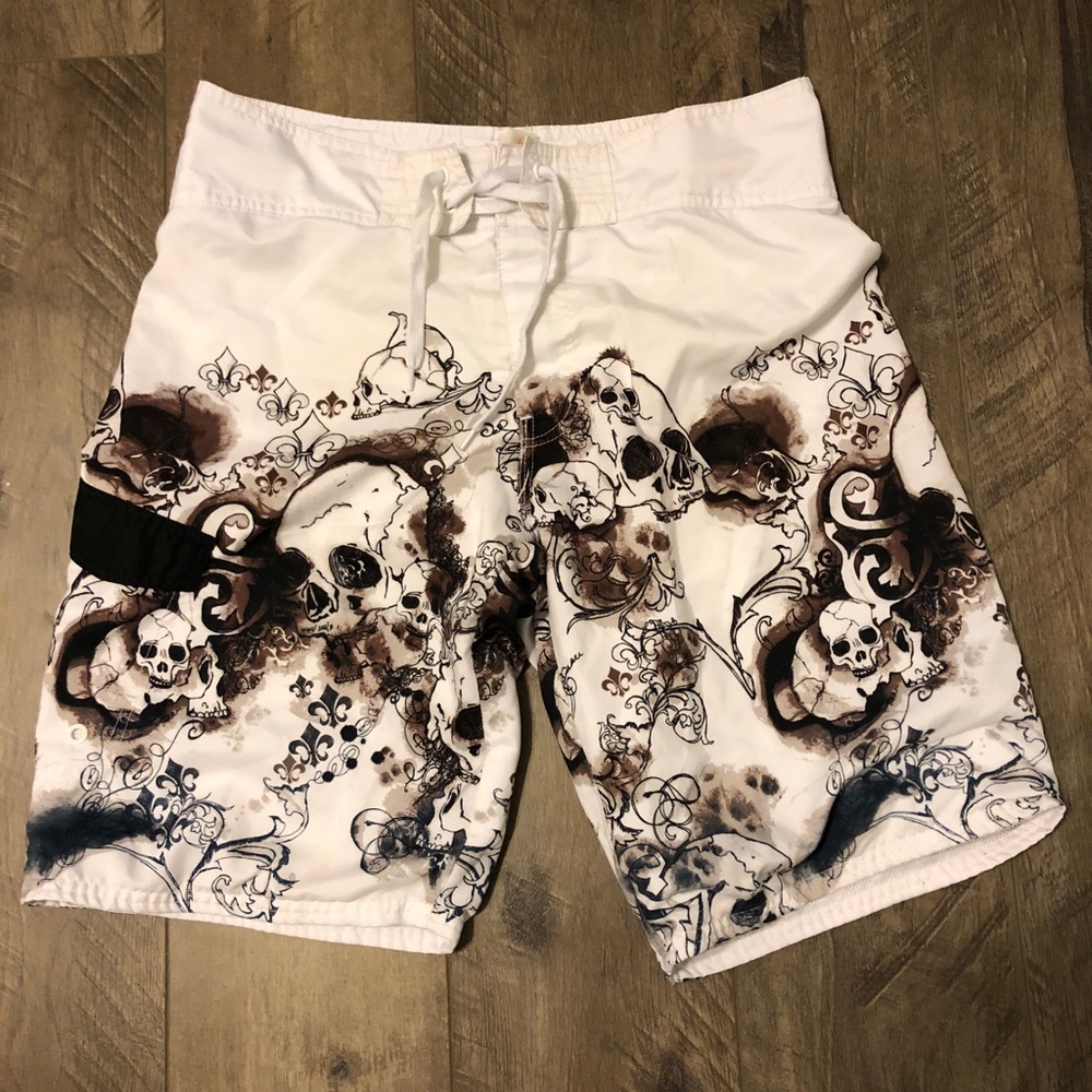 White Board shorts with Skull design